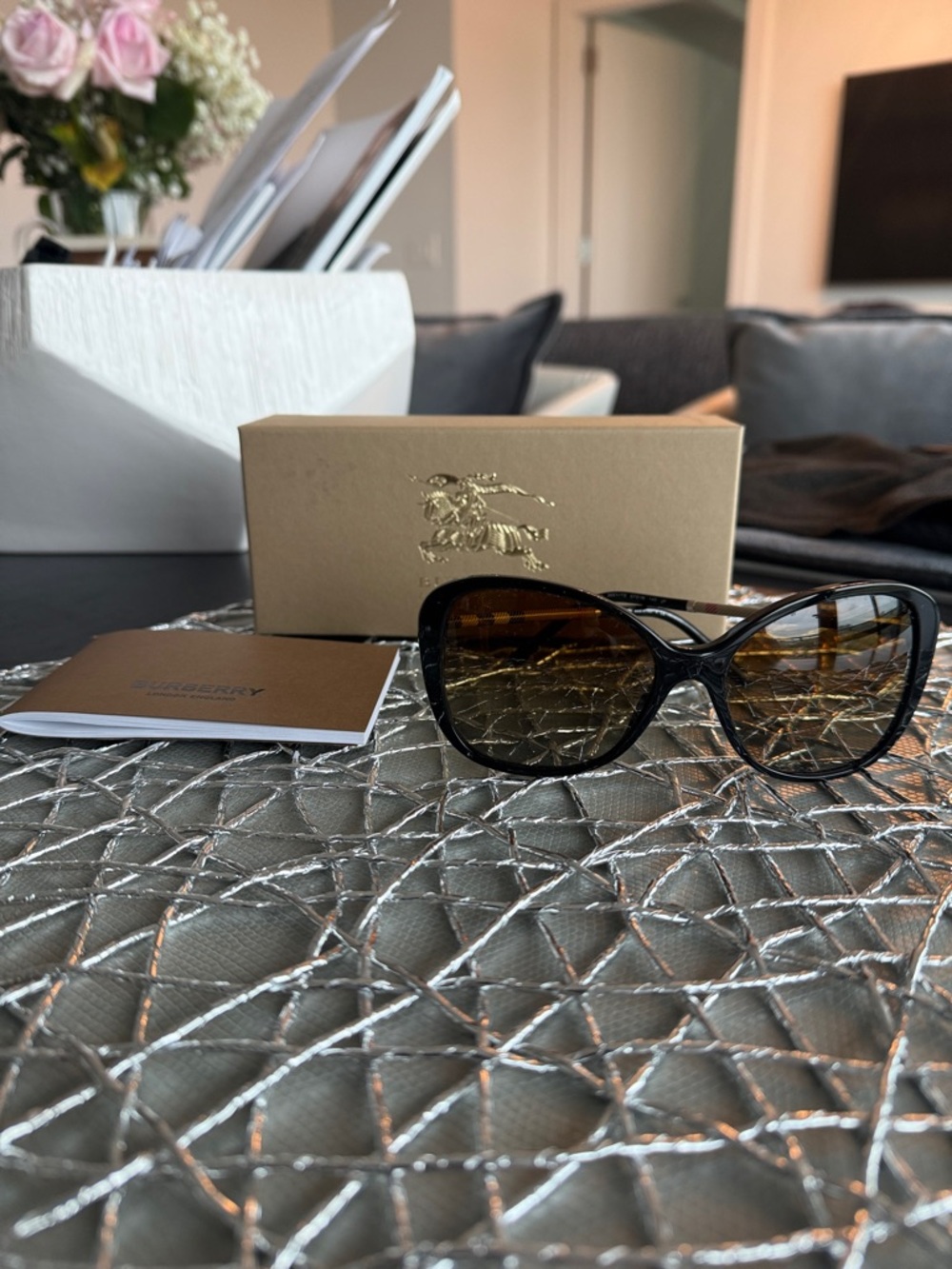 Burberry Black Cat-Eye Sunglasses with Brown Gradient Lenses